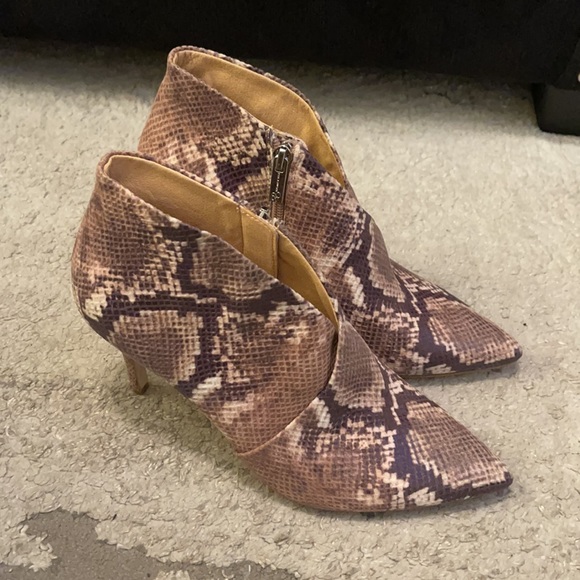 Jessica Simpson Layra Snake Print Bootie - Picture 4 of 7